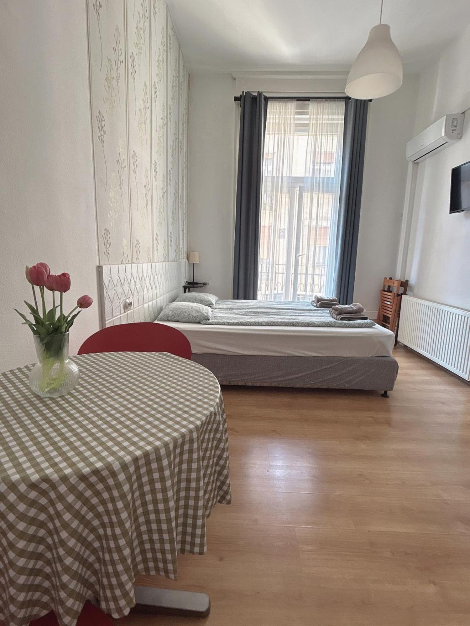 11# Sunflower Cozy Apartment Budapest Exterior foto